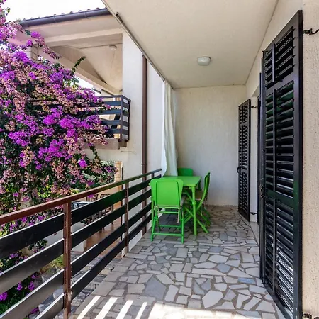 Pjescana Uvala 7349a Apartment