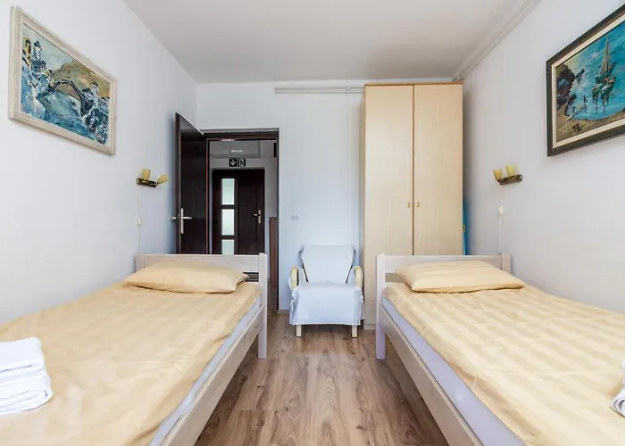 Apartment Pjescana Uvala 7349a *